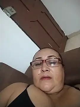 Nini Love  online show from 04/10/26, 03:35