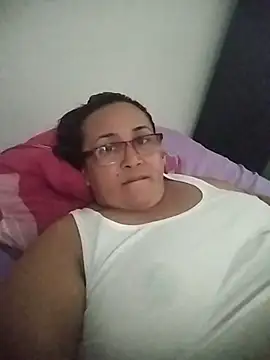 Nini Love  online show from 04/15/26, 07:29