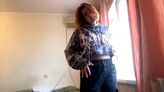 Julie mayers  online show from 12/19/25, 11:45