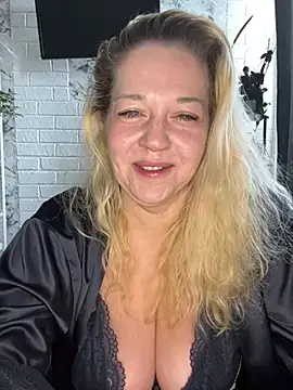 JenniferCarmen online show from 04/01/26, 03:52