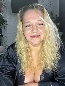 JenniferCarmen online show from 03/13/26, 02:27