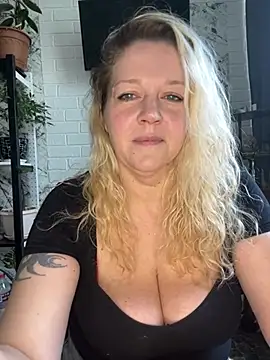 JenniferCarmen online show from 05/27/26, 06:21
