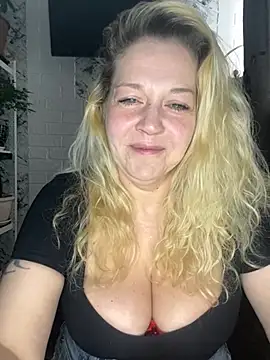 JenniferCarmen online show from 04/05/26, 04:19