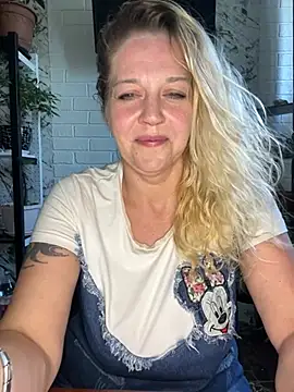JenniferCarmen online show from 07/01/26, 08:03