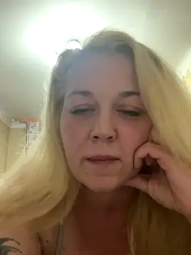 JenniferCarmen online show from 12/21/25, 01:24