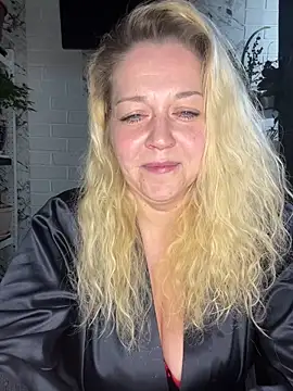 JenniferCarmen online show from 04/10/26, 10:22