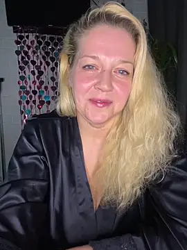 JenniferCarmen online show from 02/16/26, 09:02