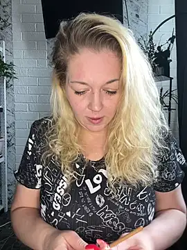 JenniferCarmen online show from 04/23/26, 01:56