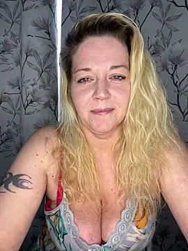 JenniferCarmen online show from 04/19/26, 07:09