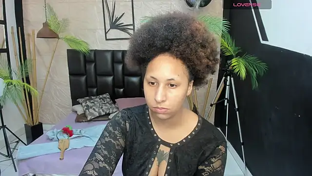 Snapshot of De_lirio chatting on 12/18/25, 07:29 De lirio online show from 12/18/25, 07:29