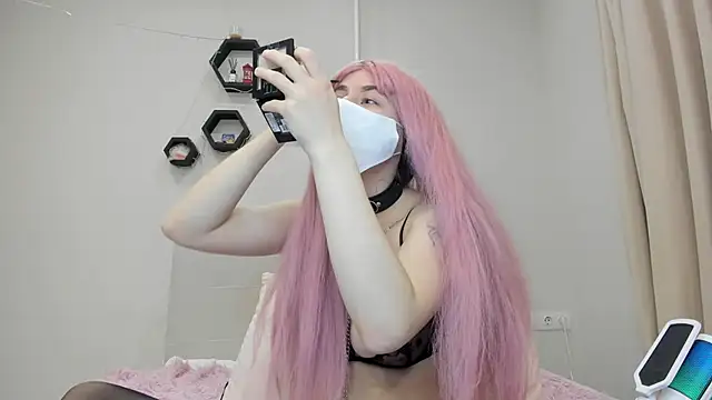 DELAYLALEAA online show from 01/13/26, 04:33