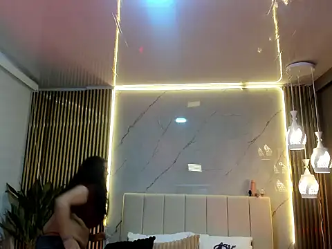 Lyra Black  online show from 12/21/25, 03:47