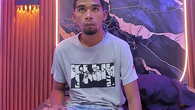 Snapshot of Jhon_Hot21Sexx chatting on 12/16/25, 01:37 Jhon Hot21Sexx online show from 12/16/25, 01:37