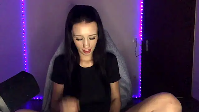 Snapshot of ellienymph chatting on 03/01/26, 04:56 ellienymph online show from 03/01/26, 04:56