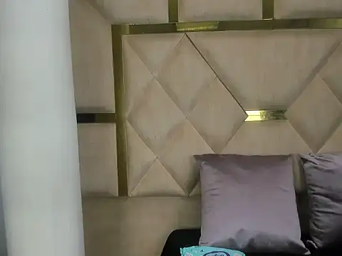 IssysLeBlanc online show from 01/13/26, 02:59