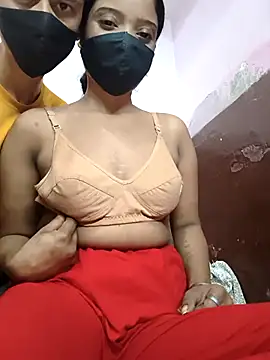 Snapshot of couplegk71 chatting on 02/19/26, 01:57 couplegk71 online show from 02/19/26, 01:57