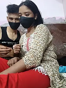 Snapshot of couplegk71 chatting on 02/19/26, 03:42 couplegk71 online show from 02/19/26, 03:42