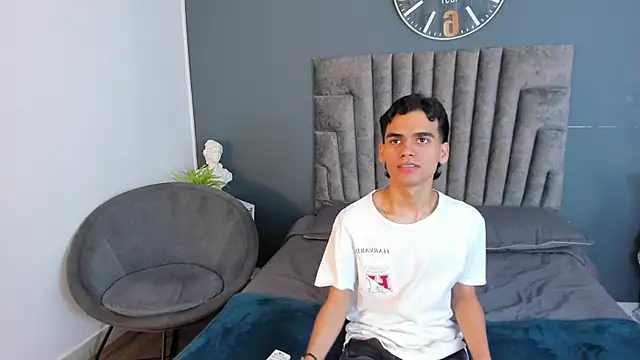 kevin  warhol online show from 12/19/25, 03:32