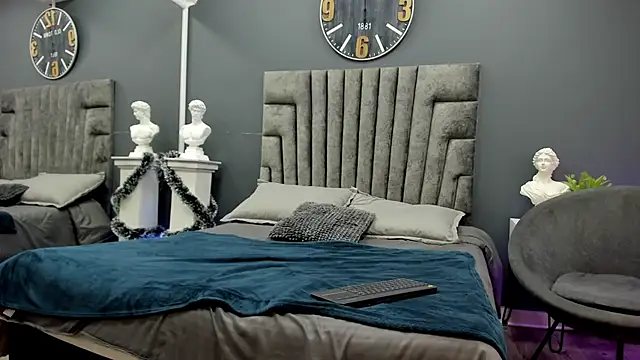 kevin  warhol online show from 12/17/25, 04:17