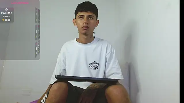 Snapshot of Jacob_twink_Ec chatting on 12/17/25, 11:54 Jacob twink Ec online show from 12/17/25, 11:54