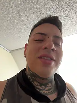 Snapshot of Marlokeo69 chatting on 12/14/25, 06:46 Marlokeo69 online show from 12/14/25, 06:46