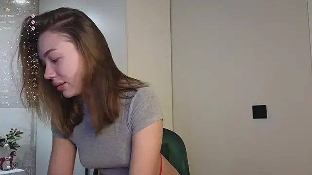 Snapshot of PrincessDafney chatting on 12/15/25, 04:51 PrincessDafney online show from 12/15/25, 04:51