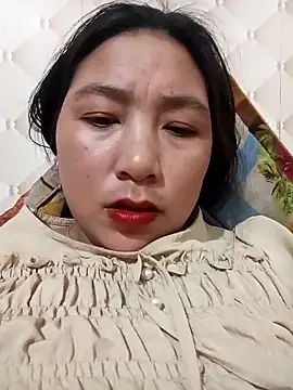 Snapshot of rika833 chatting on 12/14/25, 01:28 rika833 online show from 12/14/25, 01:28