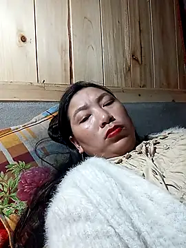 Snapshot of rika833 chatting on 12/17/25, 02:05 rika833 online show from 12/17/25, 02:05