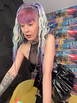Tattoo  Moon online show from 05/05/26, 06:05