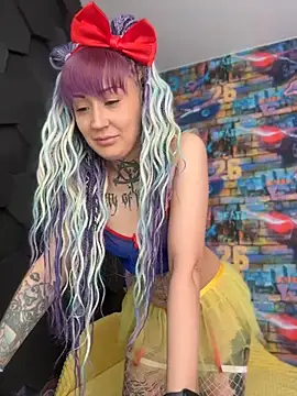 Tattoo  Moon online show from 05/14/26, 12:18
