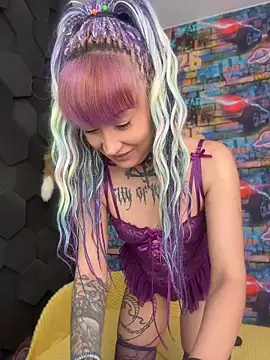 Tattoo  Moon online show from 05/06/26, 12:25