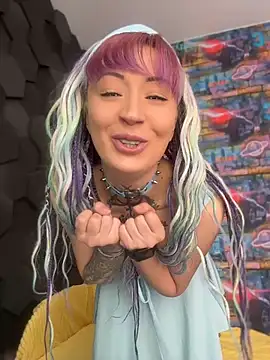 Tattoo  Moon online show from 05/08/26, 10:57