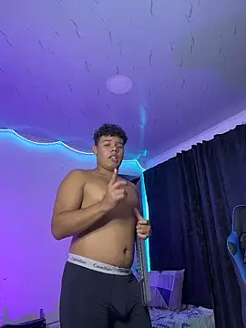 Snapshot of michael_iron chatting on 12/15/25, 12:16 michael iron online show from 12/15/25, 12:16