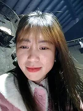 Snapshot of sofia-bae chatting on 12/14/25, 01:06 sofia-bae online show from 12/14/25, 01:06