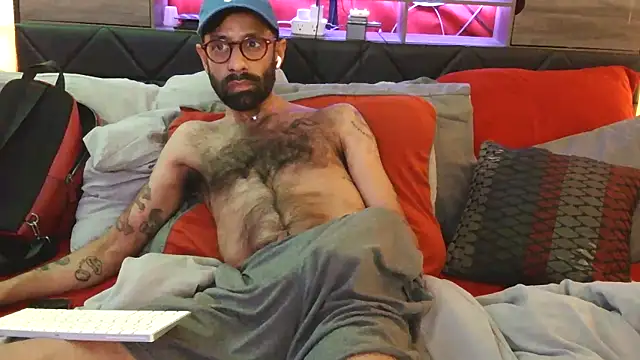 LilBrownPKB online show from 12/19/25, 08:44