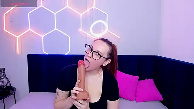 LisaAmoree online show from 12/20/25, 08:39