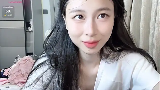 Snapshot of tiantian-160 chatting on 06/17/26, 01:54 tiantian-160 online show from 06/17/26, 01:54