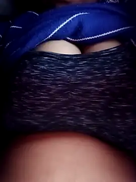 pihuu1313 online show from 02/11/26, 11:37