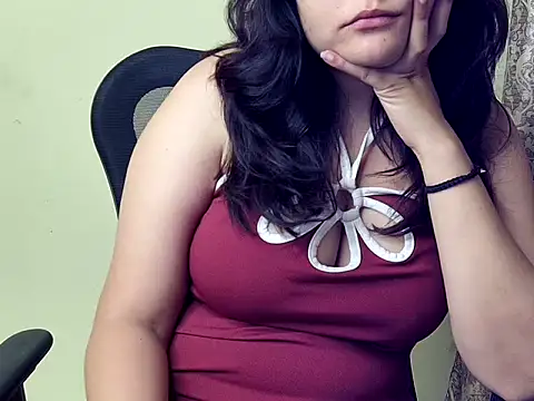 Snapshot of Eera_Roy chatting on 12/17/25, 12:15 Eera Roy online show from 12/17/25, 12:15