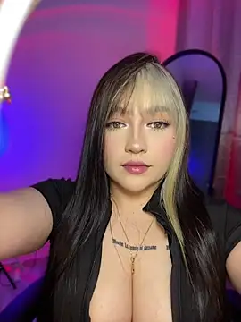 Daniela ruizz online show from 04/24/26, 10:01