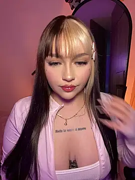 Daniela ruizz online show from 06/16/26, 04:12