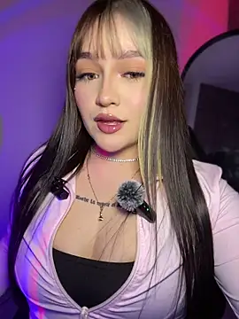 Daniela ruizz online show from 04/22/26, 11:33