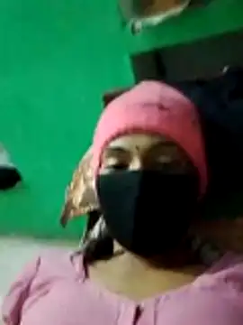 Snapshot of Sapna8080 chatting on 12/18/25, 04:44 Sapna8080 online show from 12/18/25, 04:44