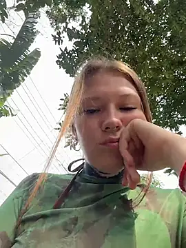 Snapshot of FionaMurr chatting on 02/20/26, 04:09 FionaMurr online show from 02/20/26, 04:09