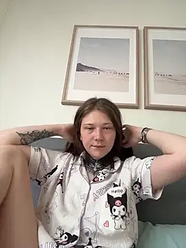 Snapshot of FionaMurr chatting on 01/07/26, 02:05 FionaMurr online show from 01/07/26, 02:05