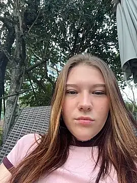 Snapshot of FionaMurr chatting on 02/04/26, 03:01 FionaMurr online show from 02/04/26, 03:01