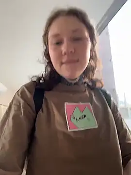 Snapshot of FionaMurr chatting on 12/20/25, 02:36 FionaMurr online show from 12/20/25, 02:36