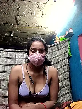 Snapshot of Poonam8080 chatting on 12/16/25, 06:45 Poonam8080 online show from 12/16/25, 06:45