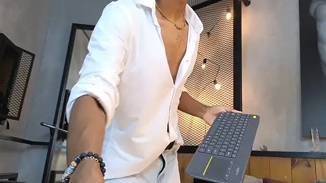 Snapshot of sweet__ethan chatting on 12/14/25, 03:24 sweet ethan online show from 12/14/25, 03:24