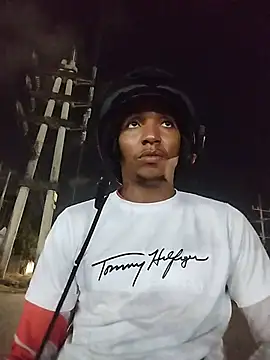 Snapshot of Andreskelly chatting on 04/16/26, 01:39 Andreskelly online show from 04/16/26, 01:39